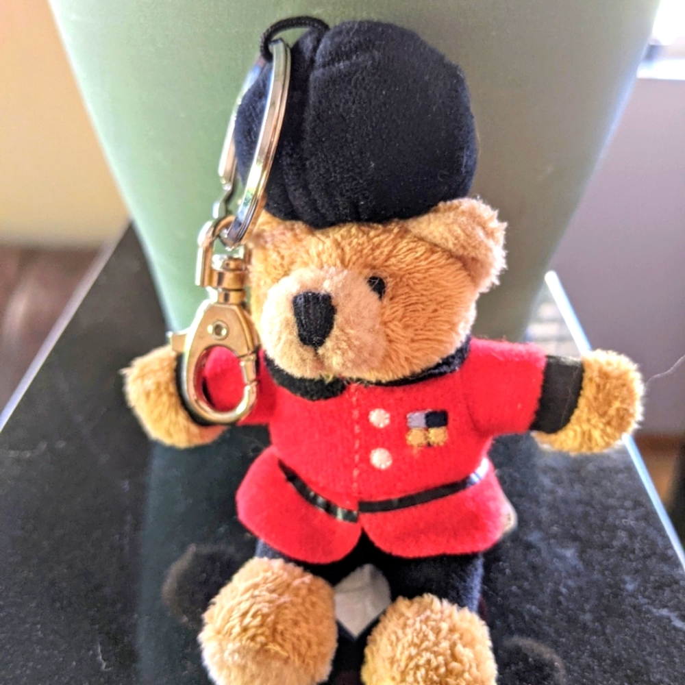 Collectors item- original Harrod's guardsman